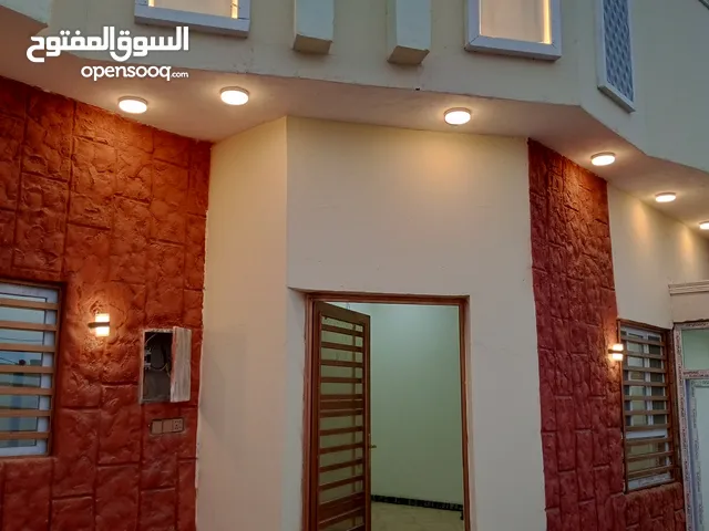 155 m2 2 Bedrooms Townhouse for Sale in Basra Tannumah