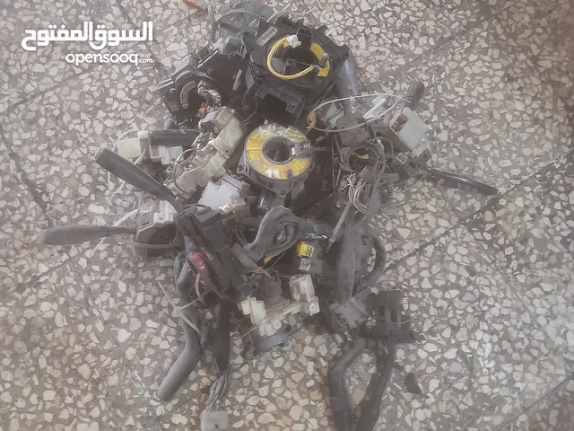 شروة عبارة عن ايدين غمازات لسيارات قديمة نسبيا
