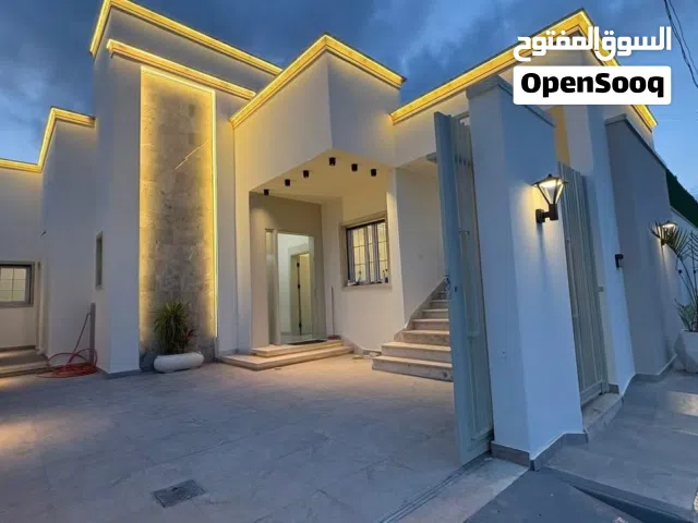 185 m2 4 Bedrooms Villa for Sale in Tripoli Ain Zara
