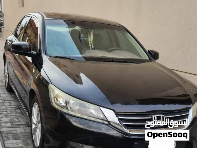 2014 هوندا اكورد LX