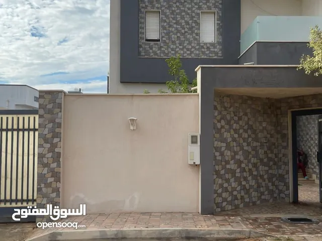 450 m2 3 Bedrooms Townhouse for Sale in Tripoli Salah Al-Din