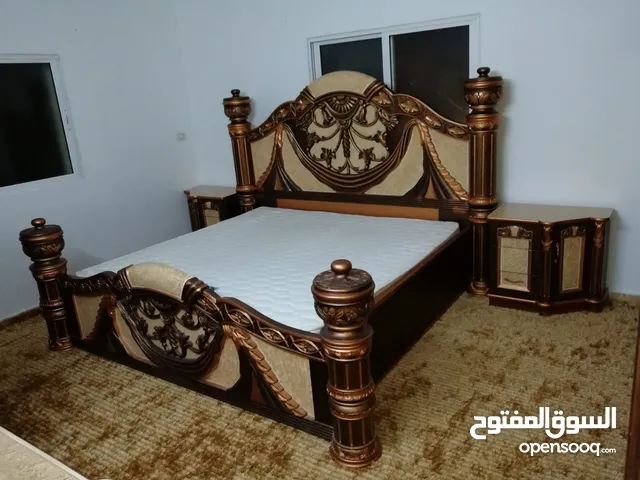 غرفة نوم ملوكية للبيع بسعر مغري