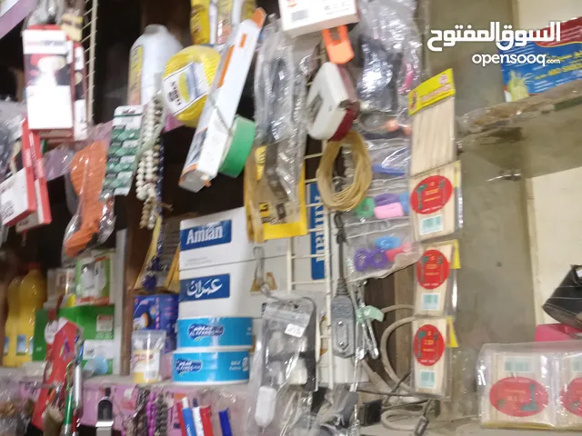 بقا له. فتحتين كبارالبيع عرطه قريب دار سلم تخشيبه ديكور سقف أبواب زجاج 5 ثلاجات 6 دواليب زجاج