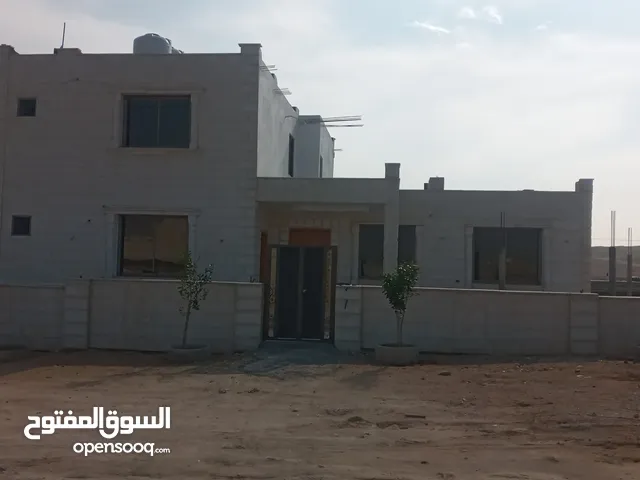 400 m2 5 Bedrooms Townhouse for Sale in Zarqa Al-Ghabawi