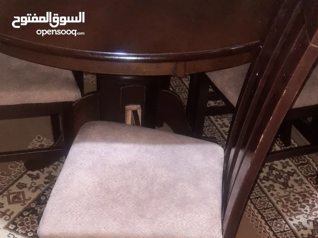 طاولة سفرة مع 5 كراسي،