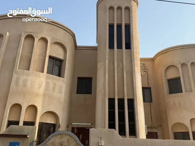 210 m2 3 Bedrooms Apartments for Rent in Muscat Seeb