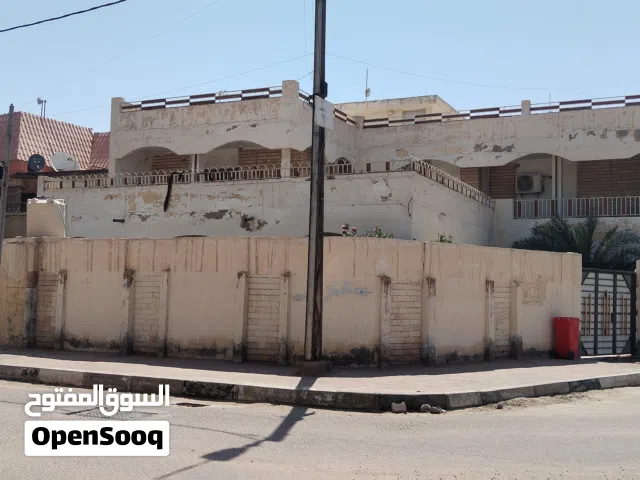 360 m2 More than 6 bedrooms Townhouse for Sale in Basra Hakemeia