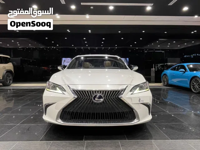 Lexus ES300 Hybrid Model 2019