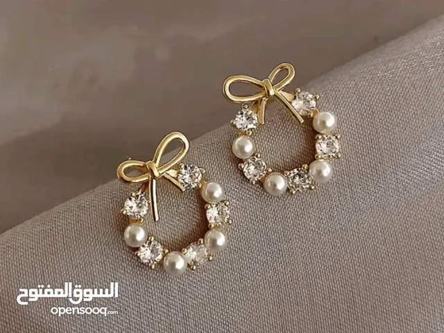 Pearl Stud Earrings!