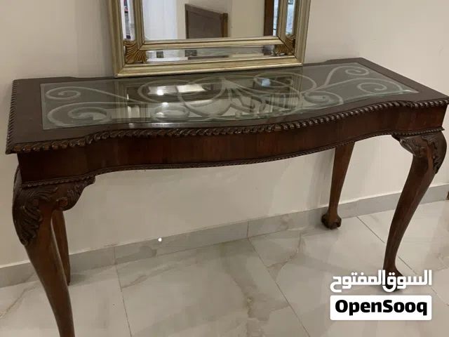 طاولة مدخل انتيكا في حالة جيدة جدا خشم ممتاز مع 2 مرايا