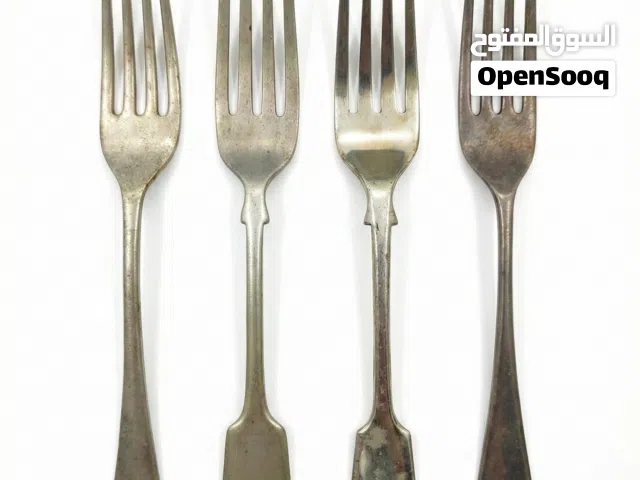 أشواك مائدة قديمة – طلاء فضة