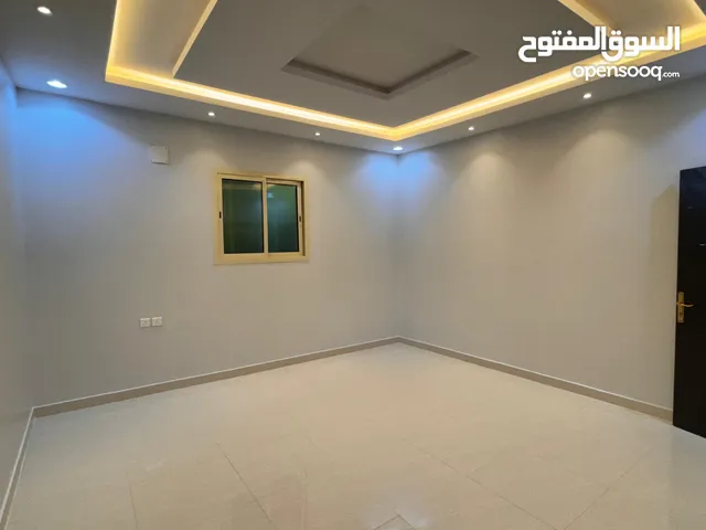 260 m2 5 Bedrooms Apartments for Rent in Al Madinah Ayn Al Khif