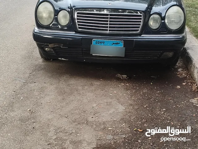 مرسيدس بنز E 200 مانويل اربي