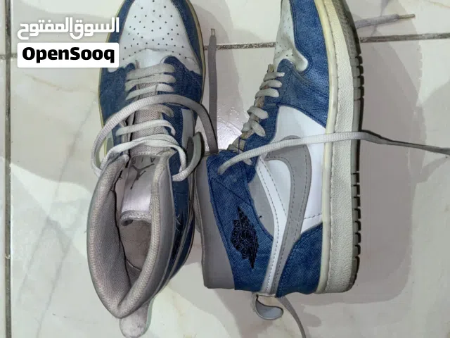 جدا جميل هذا الحذاء نمرته 38/39 نايك للبيع بسعر بجنن