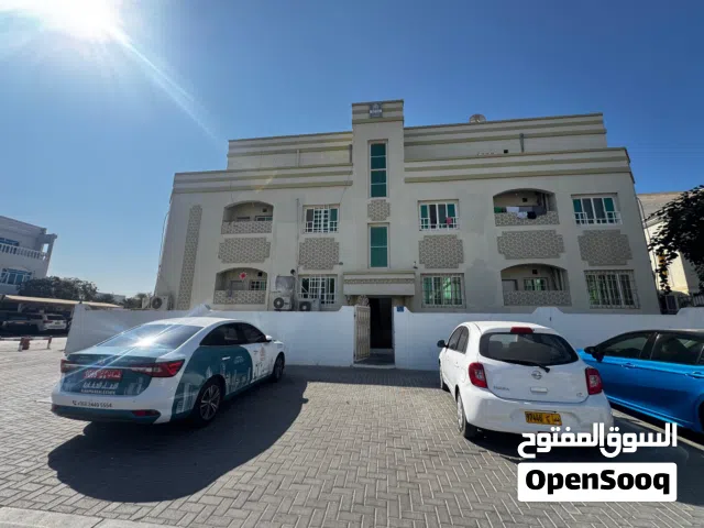 شقة للإيجار في العذيبة – خلف سلطان سنتر