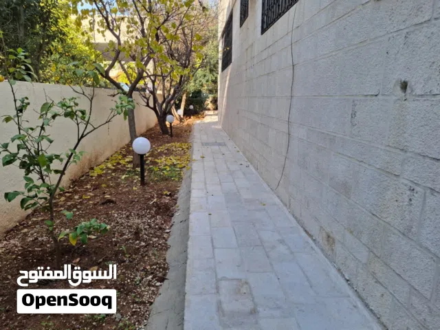 300 m2 3 Bedrooms Apartments for Rent in Amman Abdoun