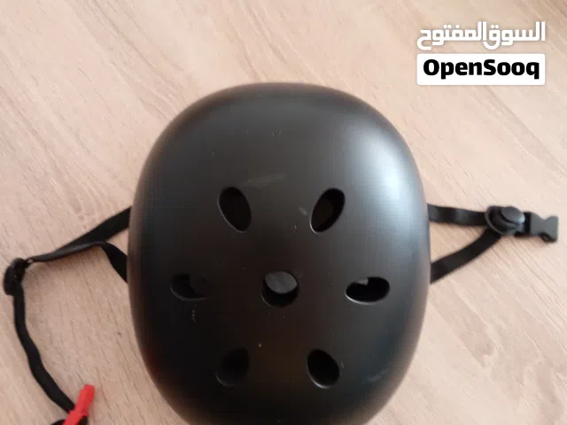 خوذه من النوع القوي ب 6 لا مشكله فيها