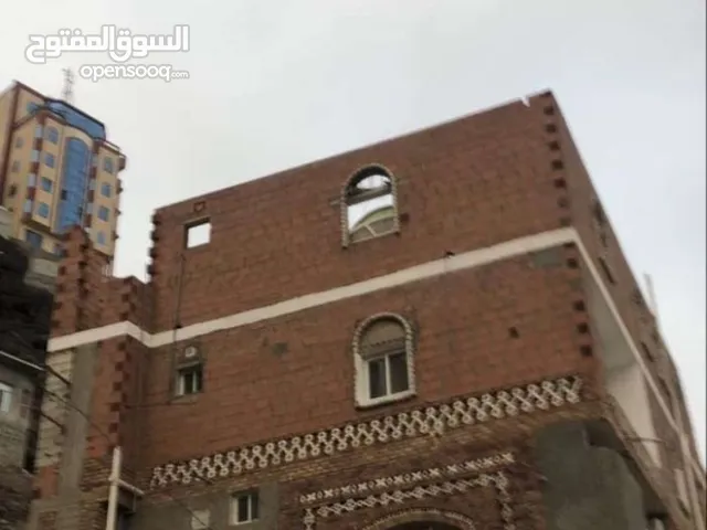 10 m2 More than 6 bedrooms Townhouse for Sale in Aden Other