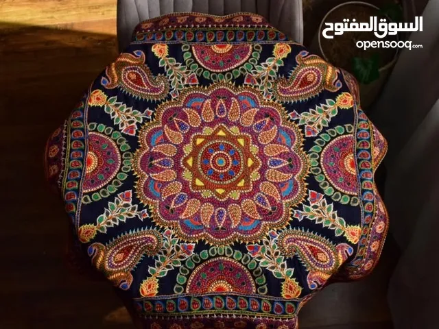 مفرش طاولة يدوي فاخر من تراث كرمان الإيراني – تطريز پته الملوّن بأشكال وأحجام متنوّعة، تحفة