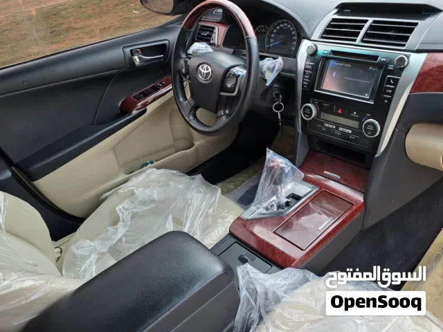 2014 تويوتا كامري LE