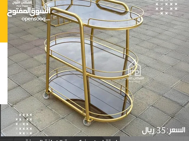 أثاث منزلي جديد وتشكيلات مختلفة