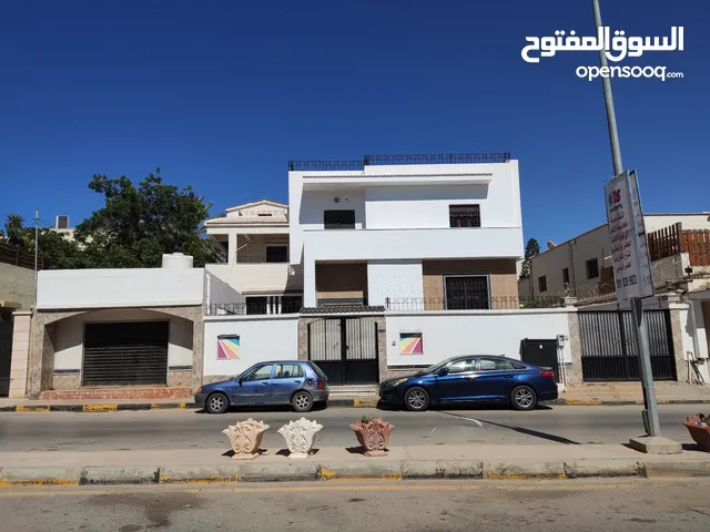 900 m2 More than 6 bedrooms Townhouse for Rent in Tripoli Other