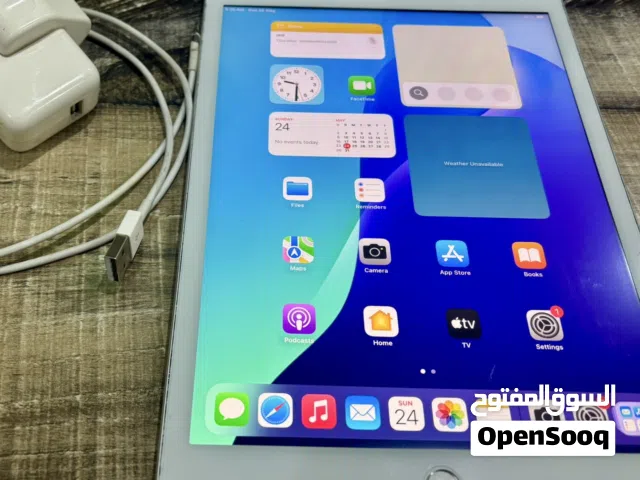Apple ipad 7 with original apple pencil and charger