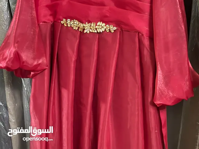 فساتين مناسبة لكل مناسبات و الافراح