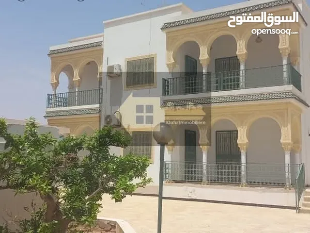 فيلا طابقين للبيع بصفاقس زنقة الهنتاتي