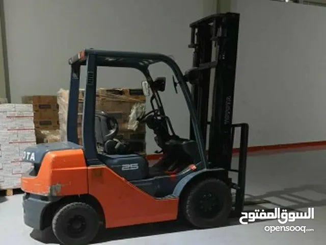 2010 Forklift Lift Equipment in Al Riyadh