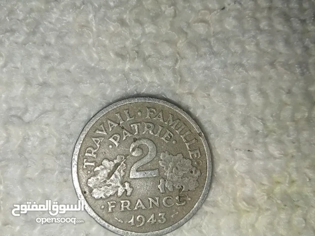 عملات قديمة نادرة معدنية ، قديمة جدا تعود إلى التسعينات