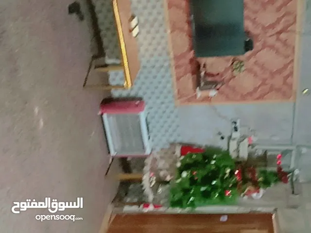 150 m2 2 Bedrooms Townhouse for Sale in Basra Maqal