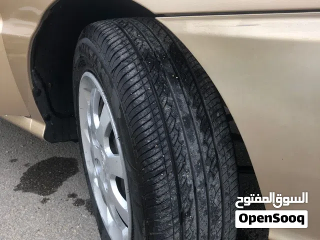 2005 كيا ريو Standard