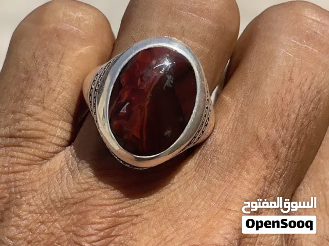 خاتم بحجر كرزي زعفران واضح ومصور