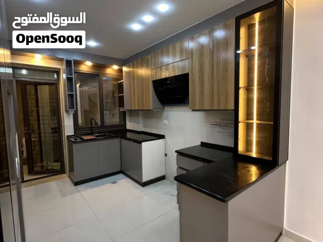 شقة طابق ارضي في ابو علندا مع مطبخ راكب بسعر مغري 54 الف قابل للتفاوض من المالك