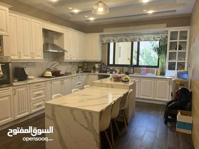 340 m2 5 Bedrooms Villa for Sale in Amman Abu Al-Sous