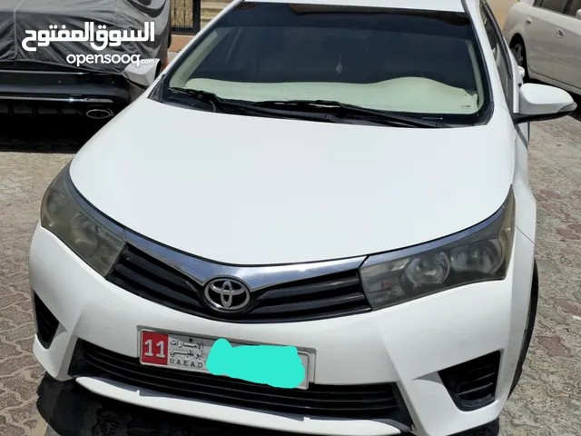 سيارة تيوتا كرولا موديل 2015 للبيع استخدام نظيف