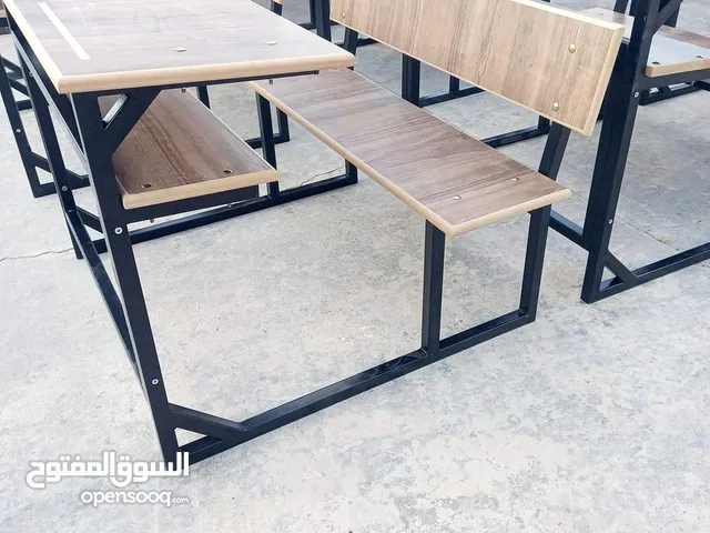 مقاعد مدرسية بمواصفات التعليم