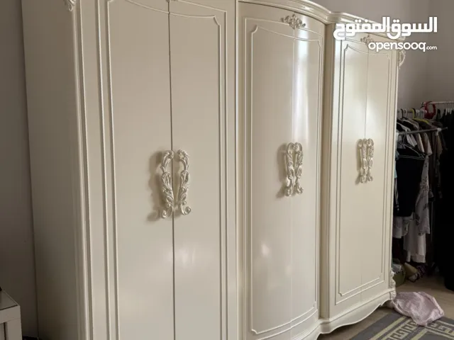 خزائن شبه جديده من هوم سنتر