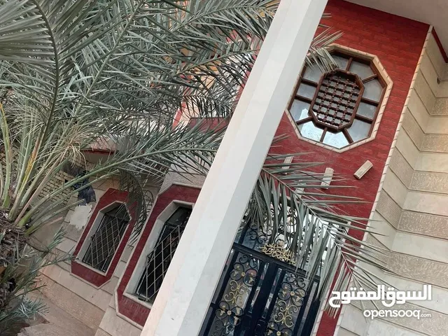 250 m2 More than 6 bedrooms Townhouse for Sale in Basra Kut Al Hijaj