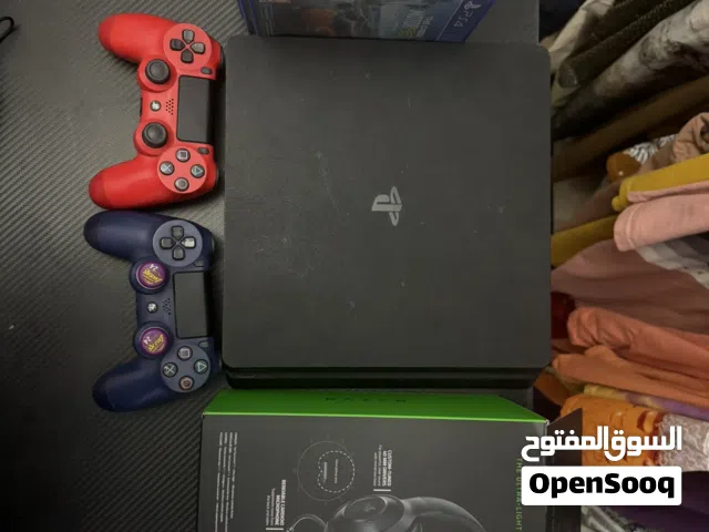 جهاز PS4 Slim نظيف + يدين + سماعة + ألعاب كثيرة  سعر ممتاز وقابل للتفاوض الكامل
