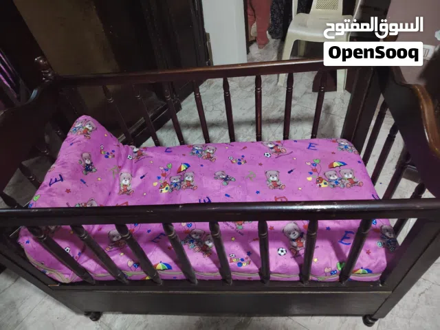 تخت أطفال البيع