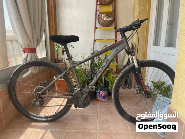 دراجة  حبلية. mountain bike