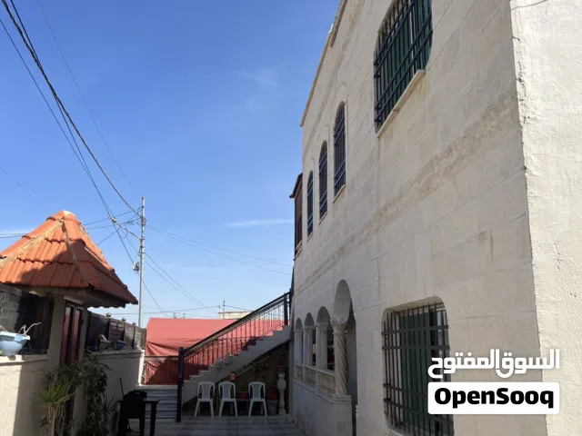 420 m2 More than 6 bedrooms Townhouse for Sale in Madaba Madaba Center