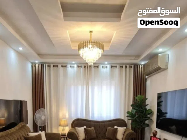 طقم كنب ملكي فخم (7 مقاعد) مع طقم طاولات خشبية مميزة للبيع