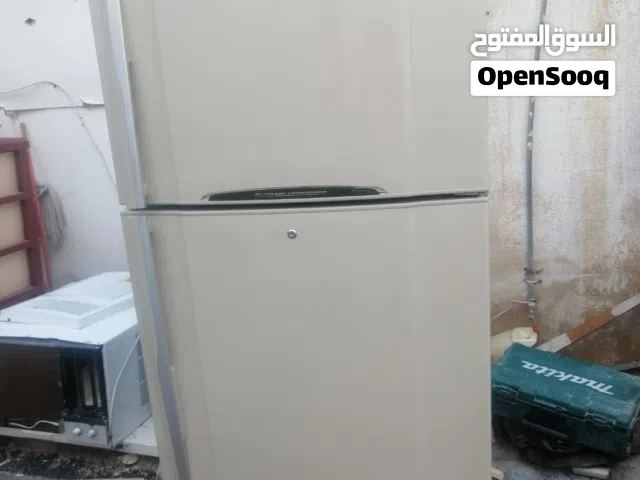 Refrigerator for sale very good Woking and very good conditions
