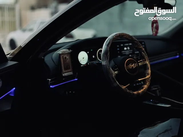 . Hyundai Elantra 21 فأة Black Edition