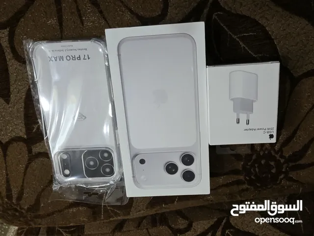ايفون 17 برو ماكس لون سلفر
