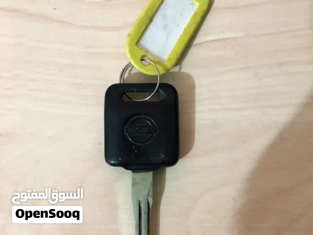 مفتاح نيسان تيدا هاتشباك وكالة
