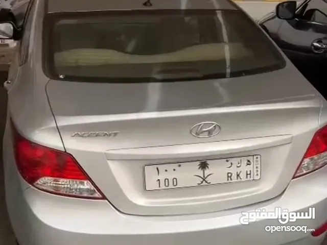 لوحة سيارة للبيع